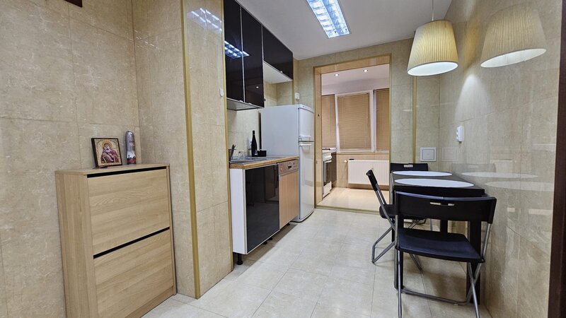 Basarabia, Chisinau, Aleea Mozaicului, apartament 3 camere, mobilat, liber